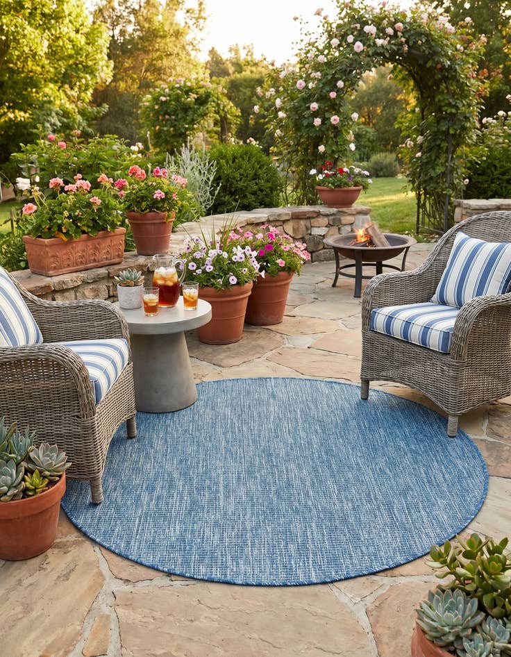 Detail image of 4' x 4' Easy-Clean Solid Indoor / Outdoor Round Rug