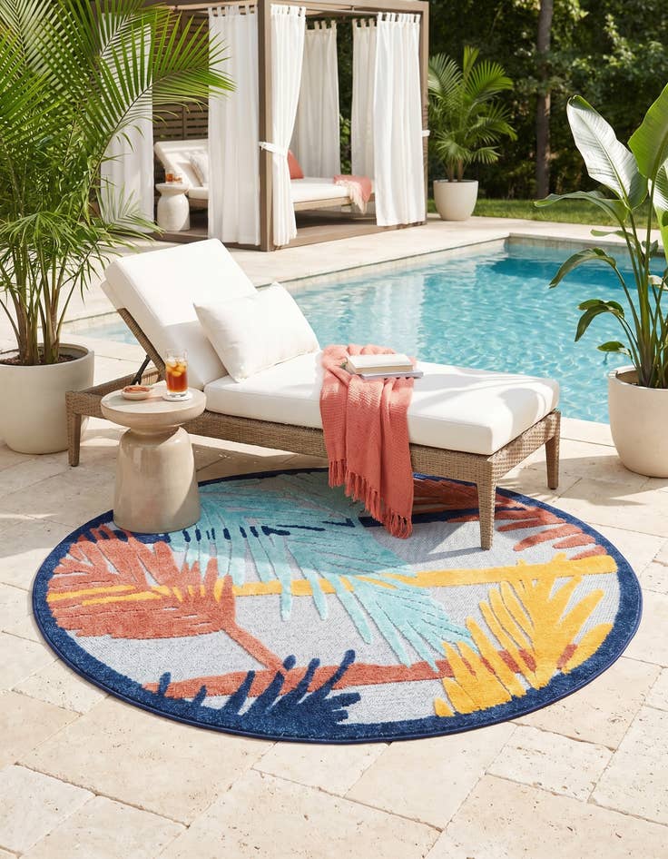 Detail image of 5' 3 x 5' 3 Easy-Clean Belize Indoor / Outdoor Round Rug