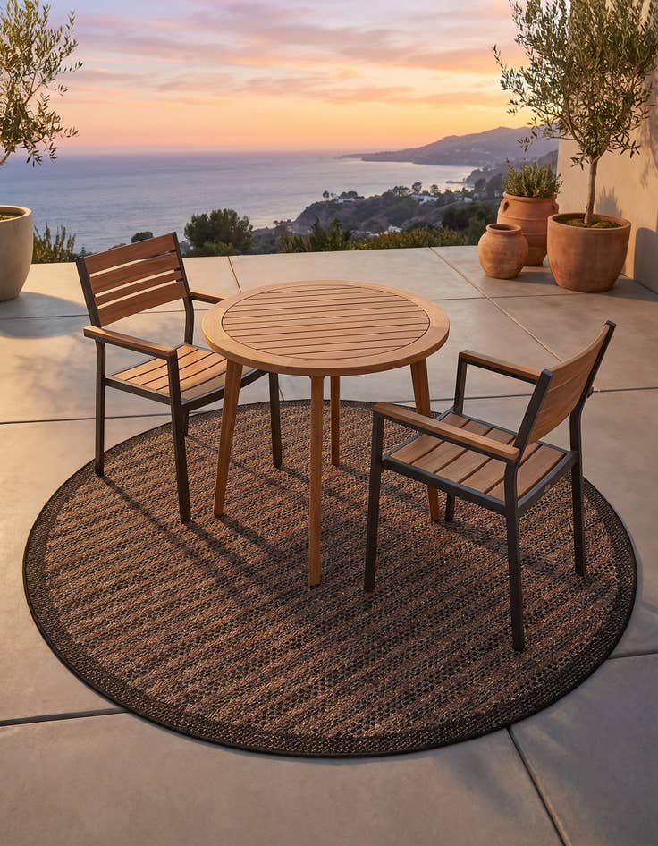 Detail image of 6' x 6' Easy-Clean Border Indoor / Outdoor Round Rug