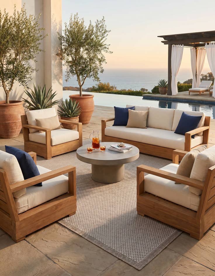 Detail image of 7' 10 x 10' Easy-Clean Border Indoor / Outdoor Rug