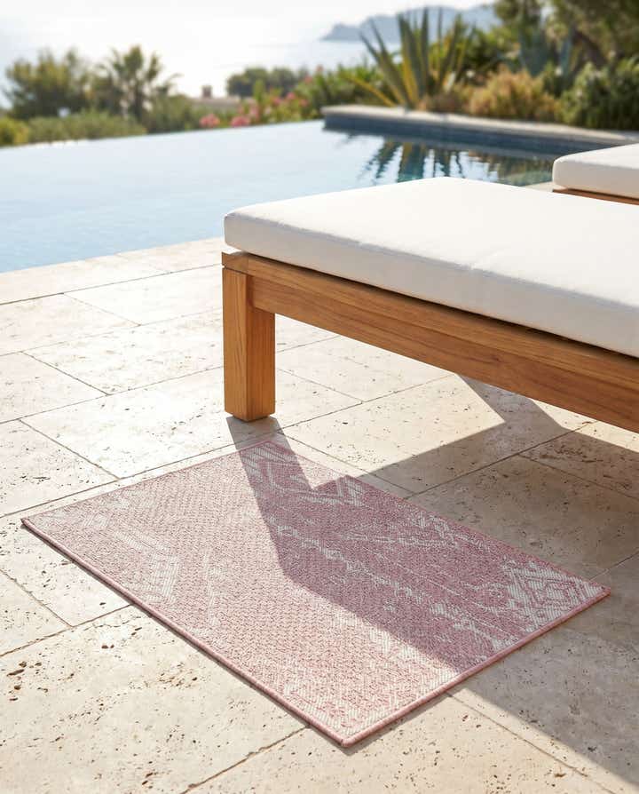 2' x 3' Easy-Clean Bohemian Indoor / Outdoor Rug