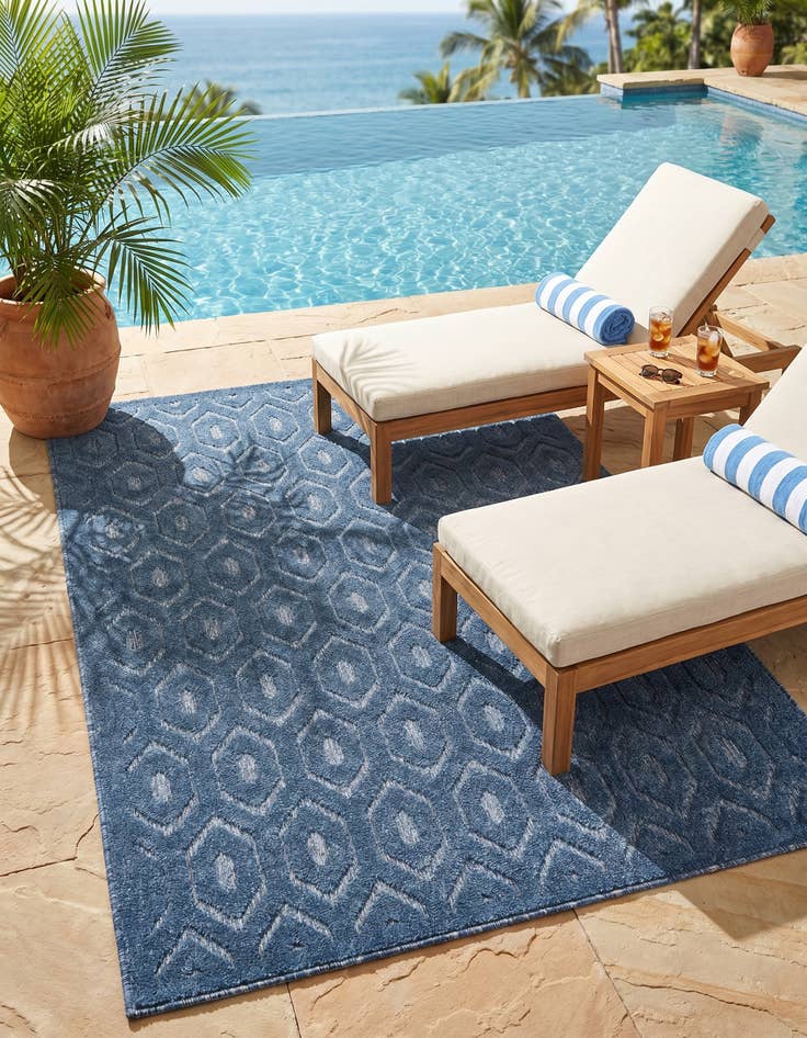 Detail image of 4' x 6' Easy-Clean Trellis Textured Indoor / Outdoor Rug