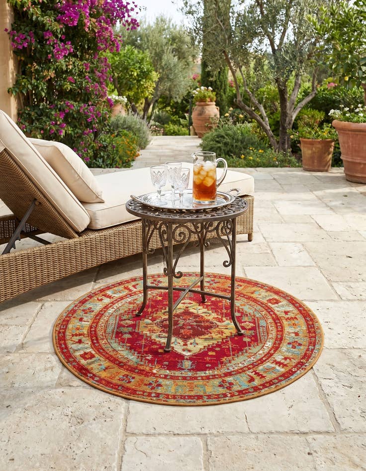 Detail image of 3' x 3' Easy-Clean Traditional Indoor / Outdoor Round Rug