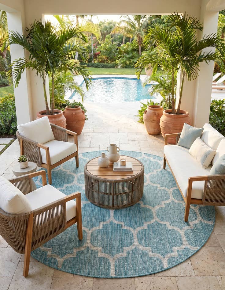 Detail image of 5' 3 x 5' 3 Easy-Clean Trellis Indoor / Outdoor Round Rug