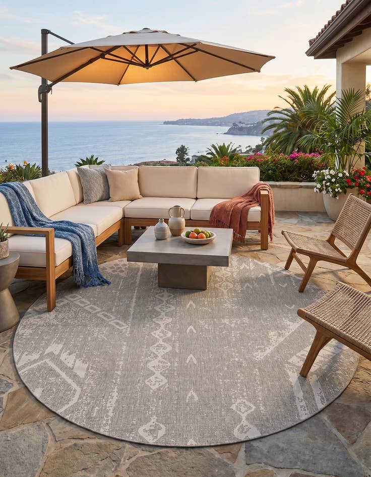 Detail image of 10' 8 x 10' 8 Easy-Clean Bohemian Indoor / Outdoor Round Rug