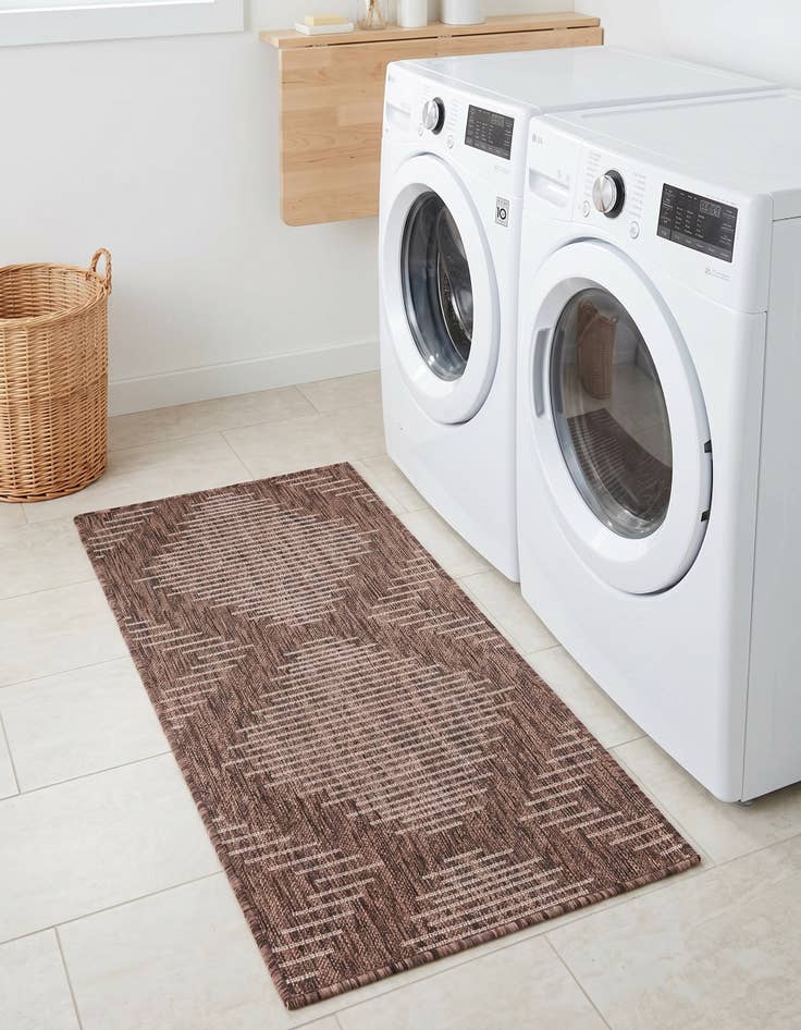 Detail image of 2' x 4' Easy-Clean Modern Indoor / Outdoor Runner Rug