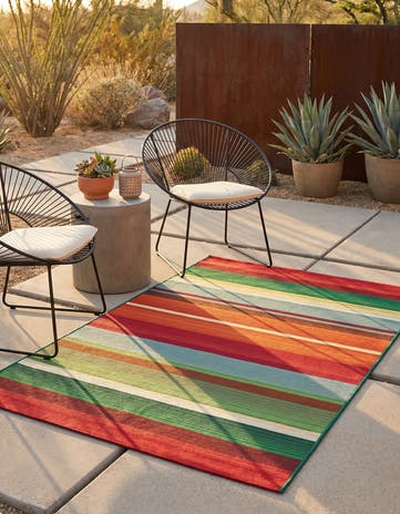 3' 3 x 5' 3 Easy-Clean Modern Indoor / Outdoor Rug