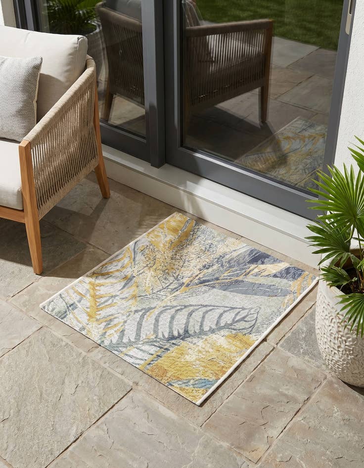 Detail image of 2' x 3' Easy-Clean Botanical Indoor / Outdoor Rug