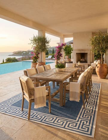 Navy Blue Easy-Clean Coastal Indoor / Outdoor Rug