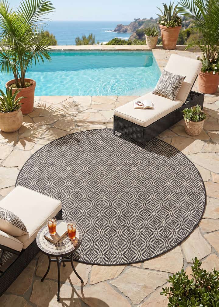 6' x 6' Easy-Clean Trellis Indoor / Outdoor Round Rug