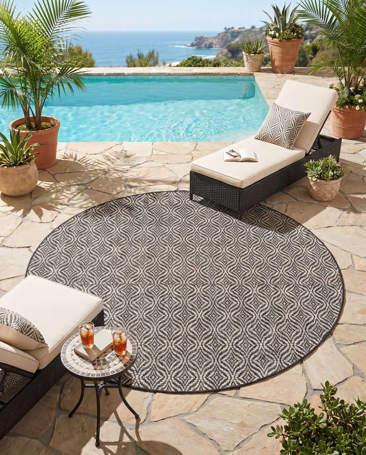 6' x 6' Easy-Clean Lattice Indoor / Outdoor Round Rug