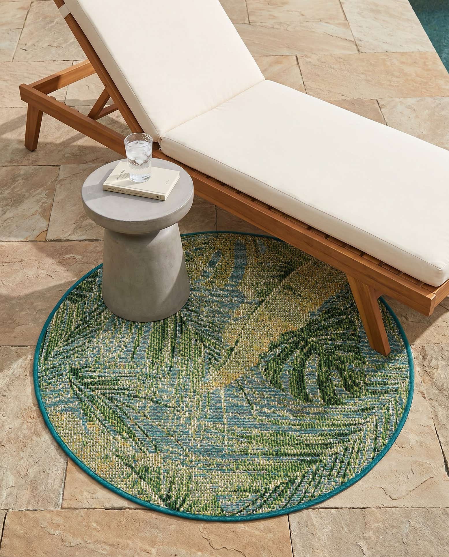 3' x 3' Easy-Clean Botanical Indoor / Outdoor Round Rug
