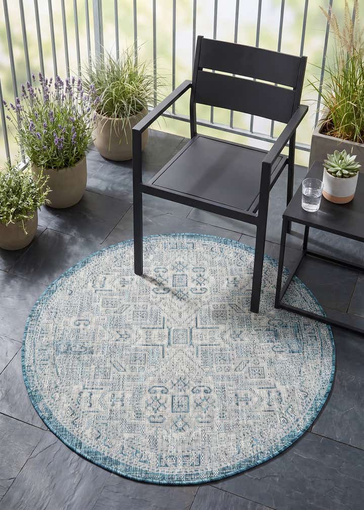 4' x 4' Easy-Clean Aztec Indoor / Outdoor Round Rug