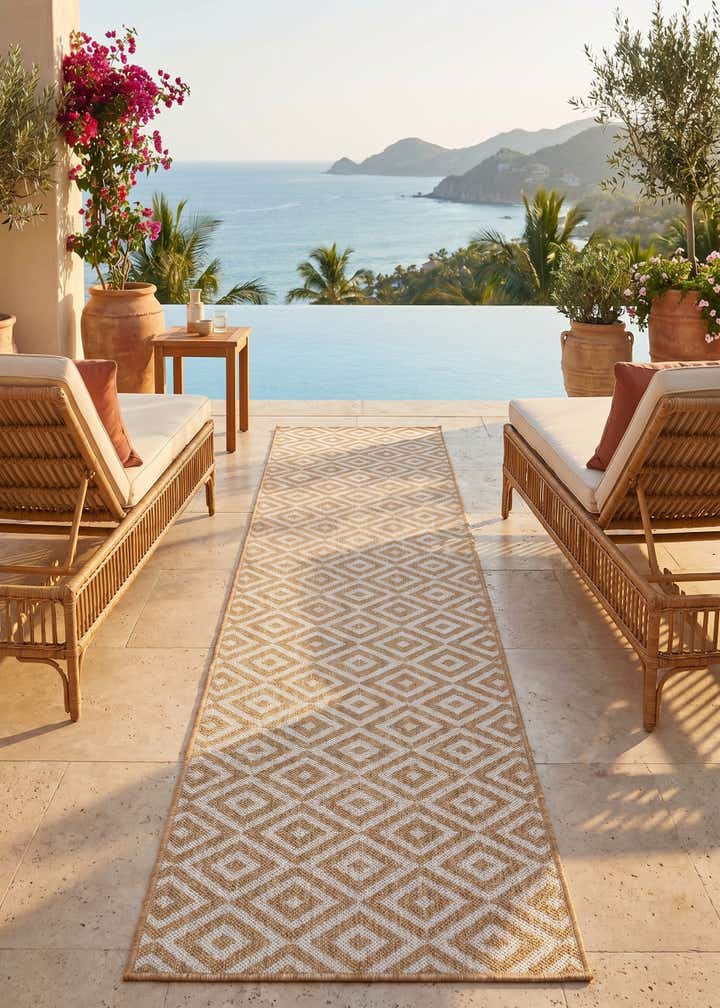 2' x 8' Easy-Clean Jill Zarin Costa Rica Indoor / Outdoor Runner Rug