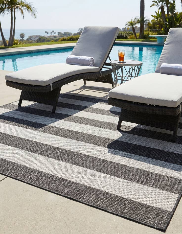 Detail image of 5' 3 x 7' Easy-Clean Striped Indoor / Outdoor Rug
