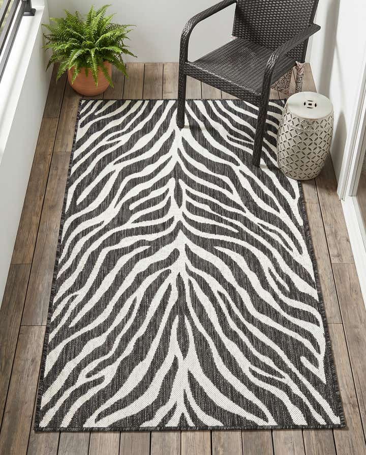 3' x 5' 3 Easy-Clean Safari Indoor / Outdoor Rug