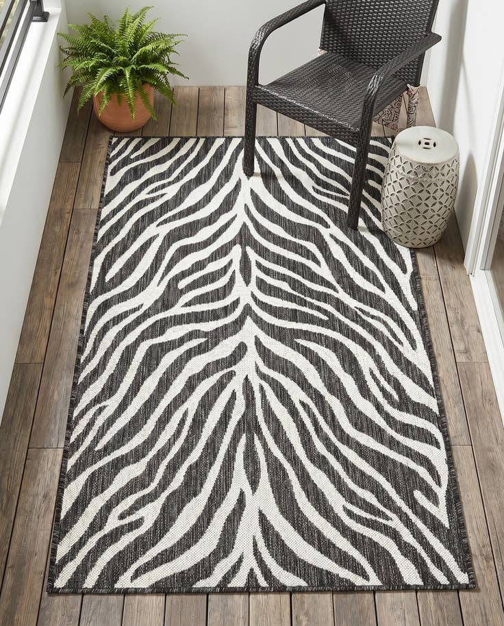 Detail image of 3' x 5' 3 Easy-Clean Safari Indoor / Outdoor Rug