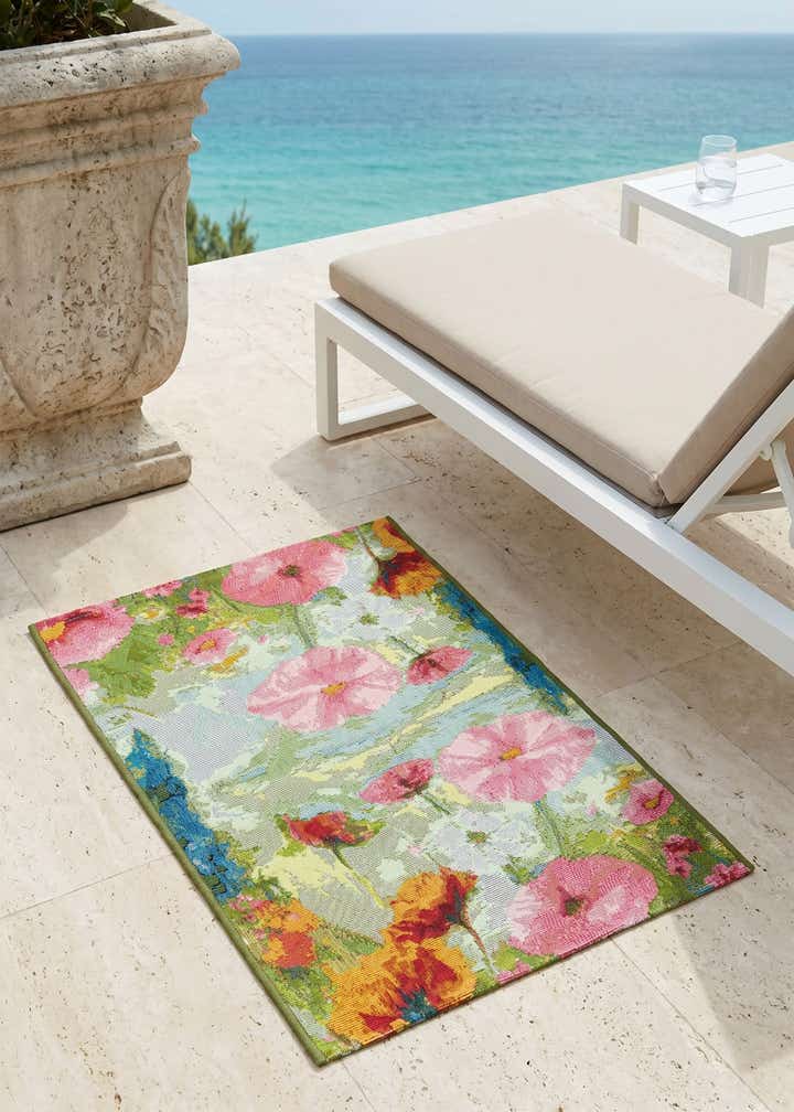2' x 3' Easy-Clean Botanical Indoor / Outdoor Rug