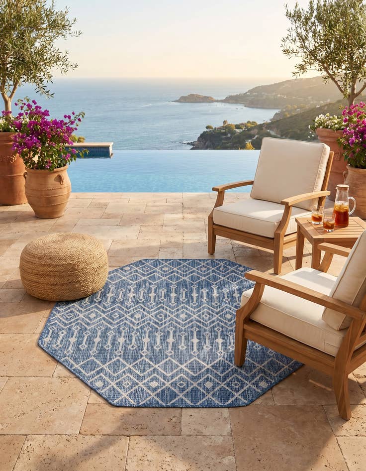 Detail image of 4' x 4' Easy-Clean Trellis Indoor / Outdoor Octagon Rug