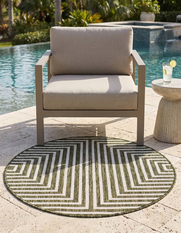 Detail image of 3' x 3' Easy-Clean Modern Indoor / Outdoor Round Rug