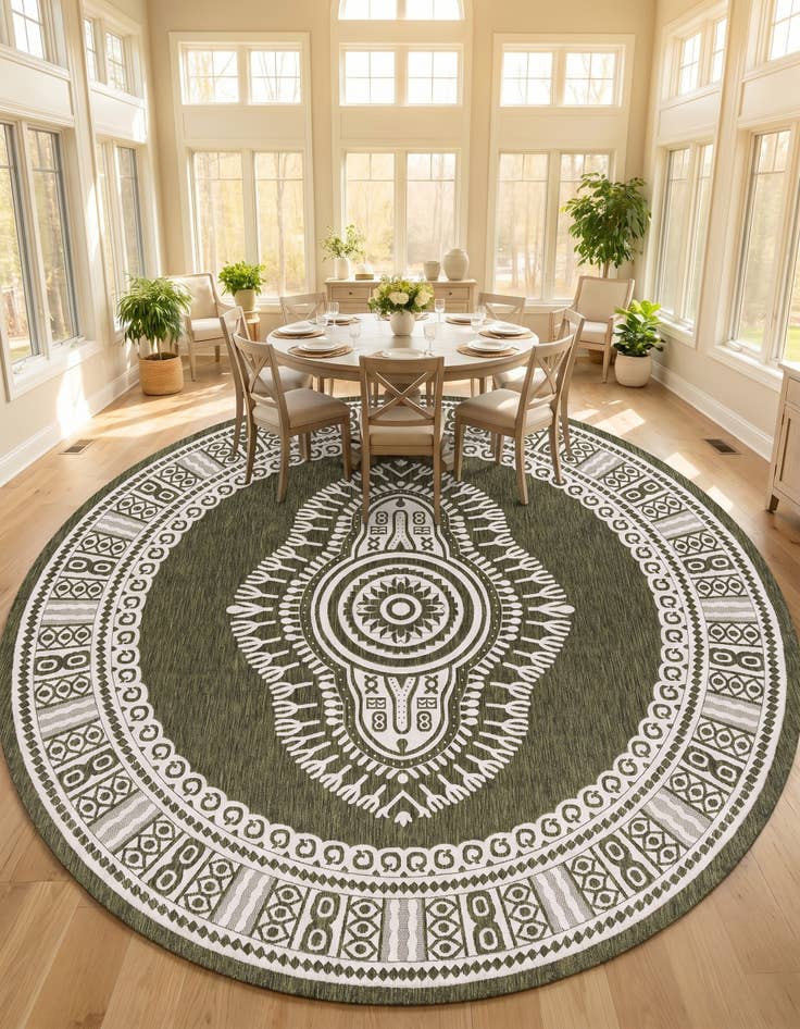 Detail image of 13' x 13' Easy-Clean Traditional Indoor / Outdoor Round Rug