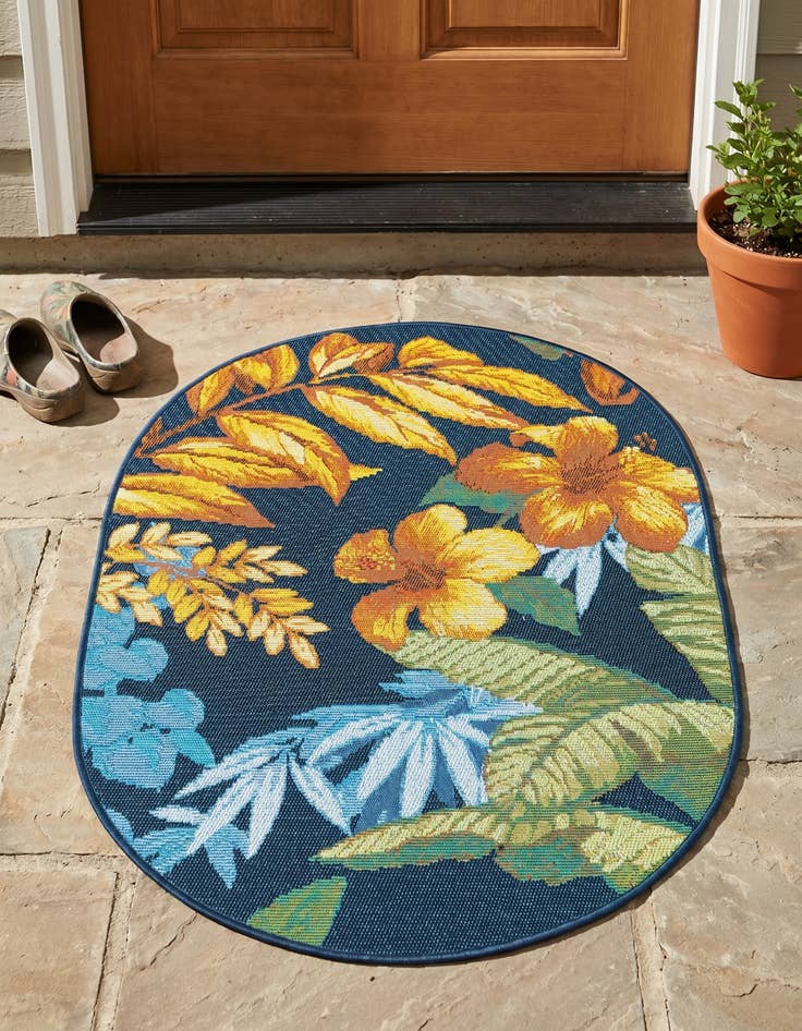 Detail image of 2' 2 x 3' Easy-Clean Botanical Indoor / Outdoor Oval Rug
