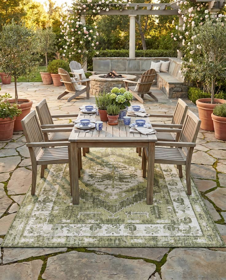 Detail image of 6' x 9' Easy-Clean Traditional Indoor / Outdoor Rug