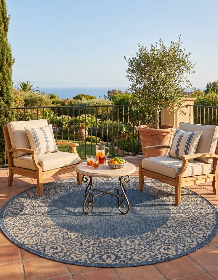 Detail image of 6' x 6' Easy-Clean Border Indoor / Outdoor Round Rug