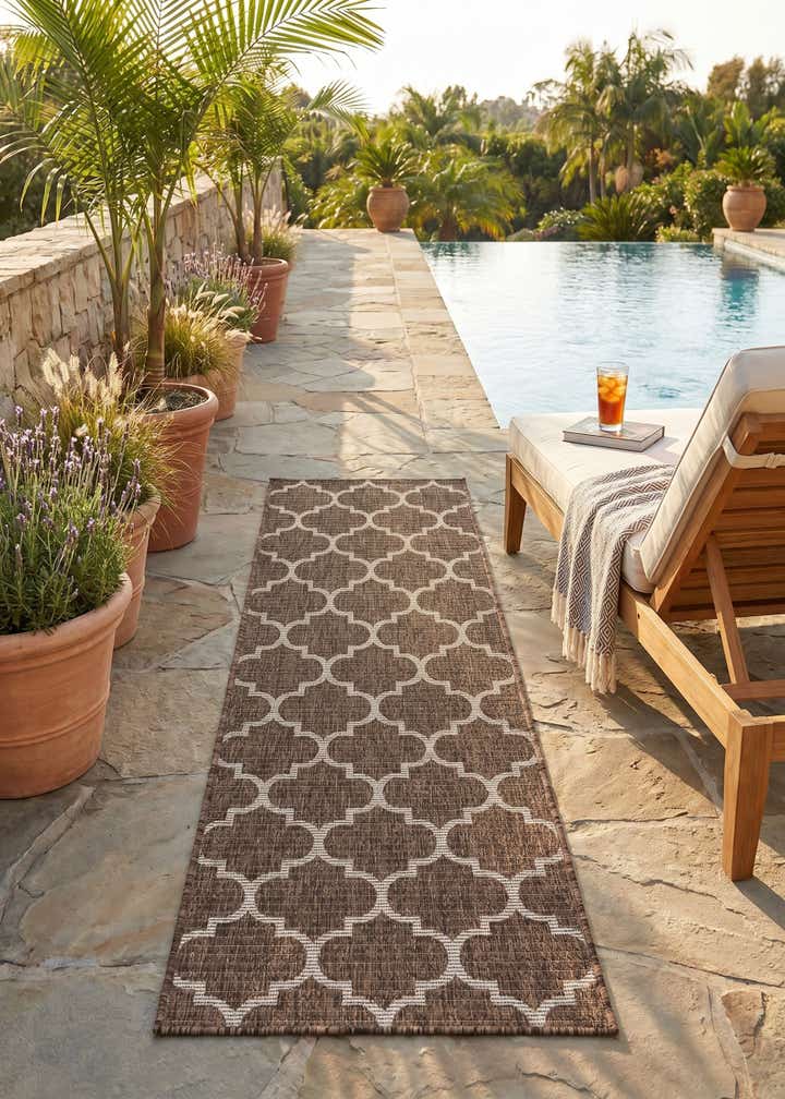 2' x 6' Easy-Clean Trellis Indoor / Outdoor Runner Rug