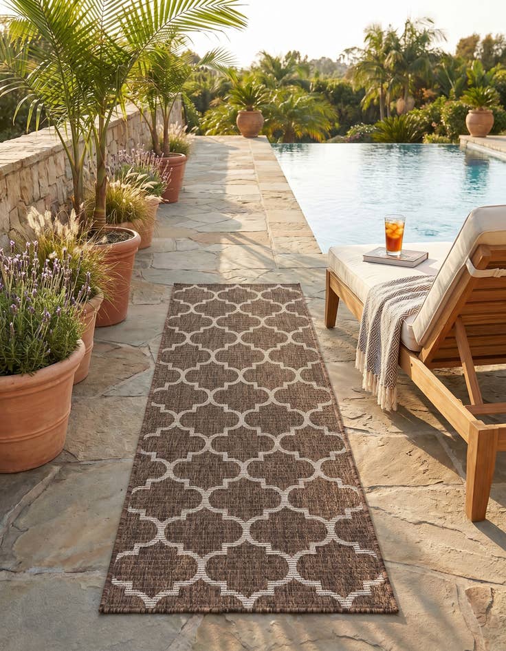 Detail image of 2' x 6' Easy-Clean Trellis Indoor / Outdoor Runner Rug