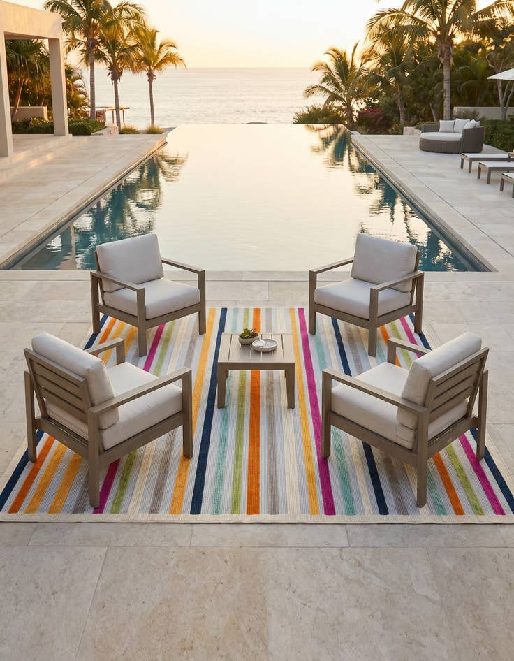 Detail image of 7' 10 x 7' 10 Easy-Clean Aruba Indoor / Outdoor Square Rug