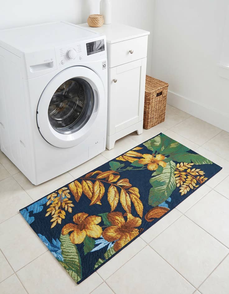 Detail image of 2' x 4' Easy-Clean Botanical Indoor / Outdoor Runner Rug