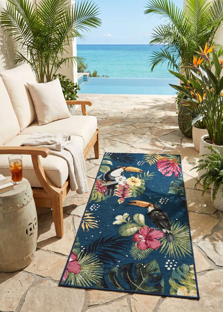 2' 7 x 5' 3 Easy-Clean Botanical Indoor / Outdoor Runner Rug