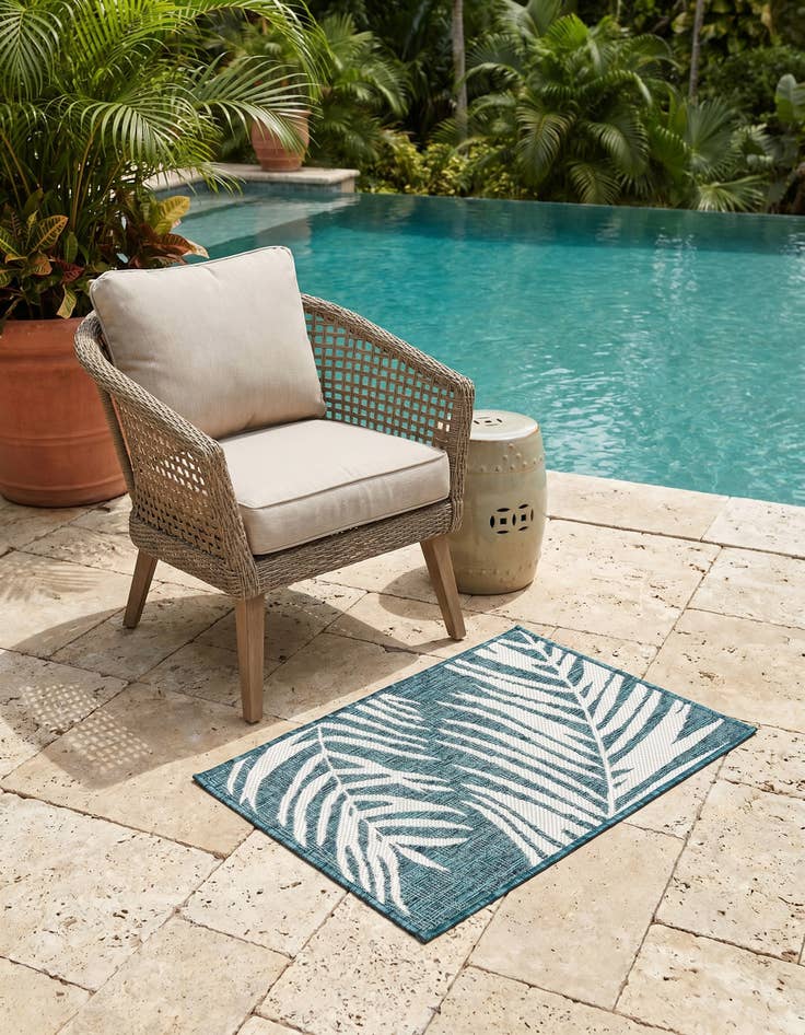 Detail image of 2' x 3' Easy-Clean Botanical Indoor / Outdoor Rug