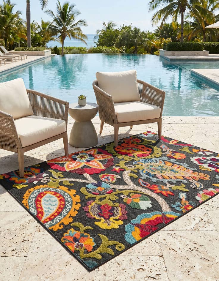 Detail image of 4' x 6' Easy-Clean Casablanca Indoor / Outdoor Rug