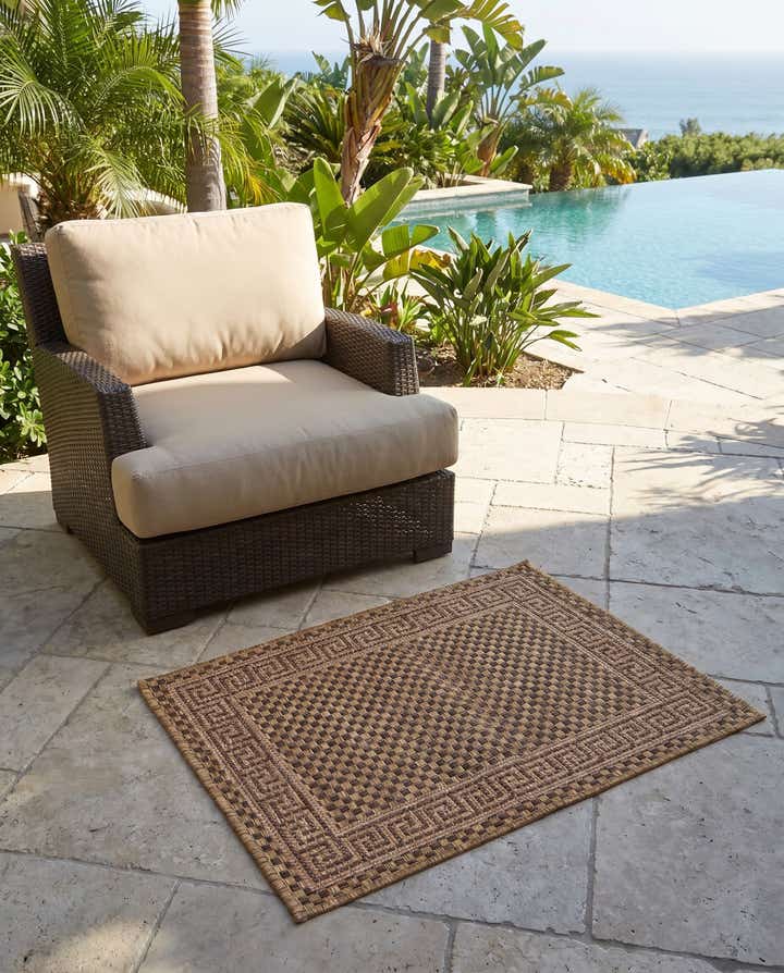 2' 2 x 3' Easy-Clean Border Indoor / Outdoor Rug