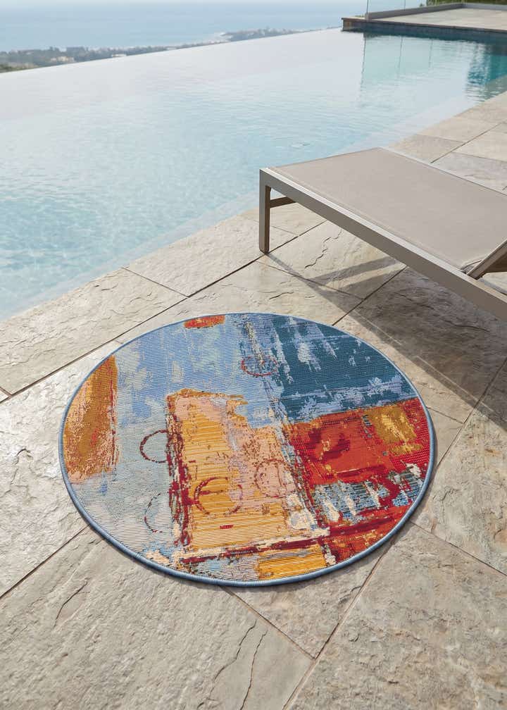 2' 7 x 2' 7 Easy-Clean Modern Indoor / Outdoor Round Rug