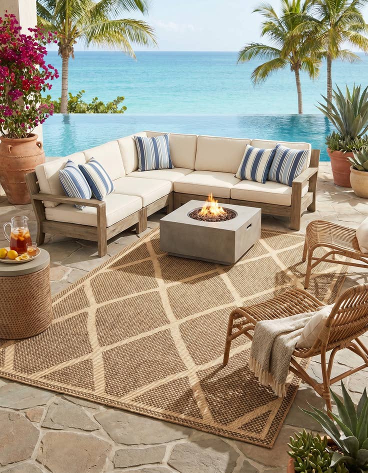 Detail image of 5' x 8' Easy-Clean Lattice Indoor / Outdoor Rug