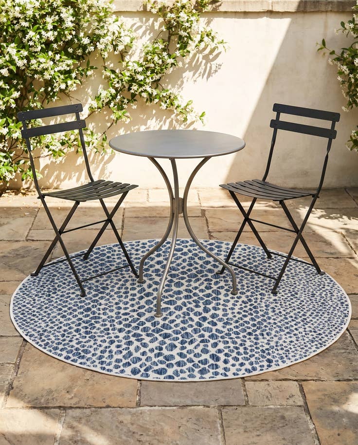 Detail image of 4' x 4' Easy-Clean Jill Zarin Cape Town Indoor / Outdoor Round Rug