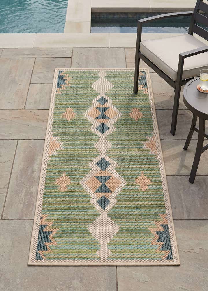 2' x 4' Easy-Clean Baja Indoor / Outdoor Runner Rug