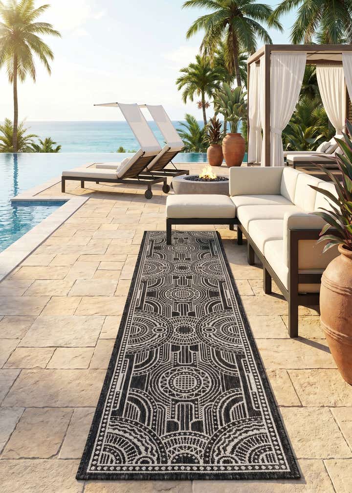 2' x 8' Easy-Clean Traditional Indoor / Outdoor Runner Rug