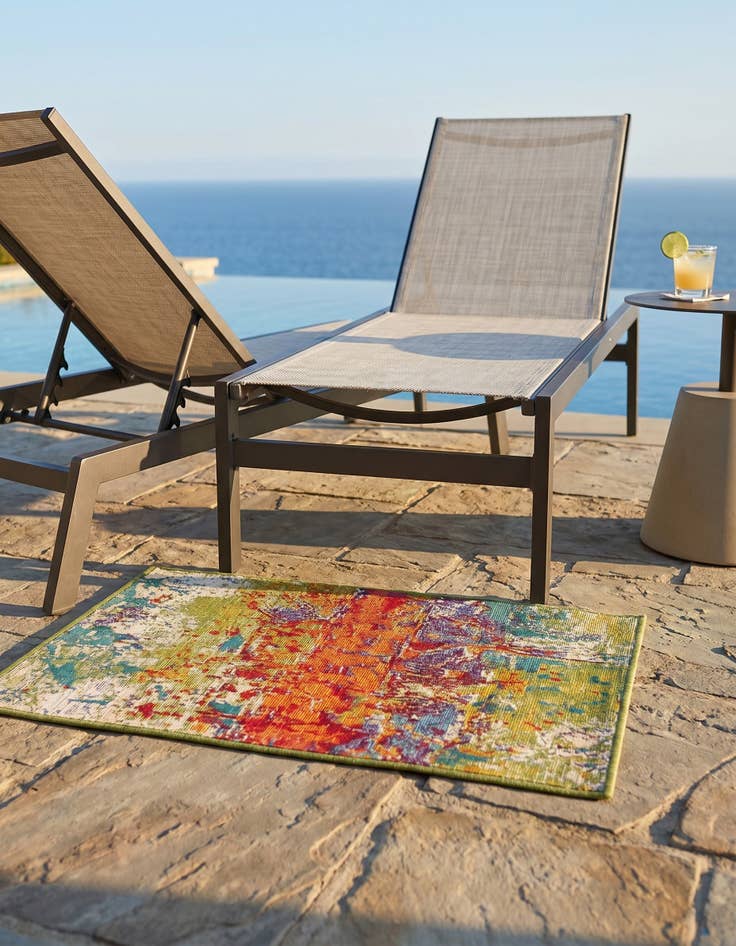 Detail image of 2' 2 x 3' Easy-Clean Modern Indoor / Outdoor Rug