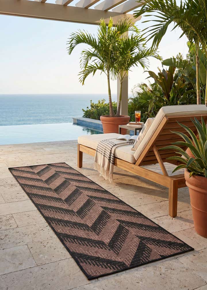 2' 2 x 6' Easy-Clean Modern Indoor / Outdoor Runner Rug