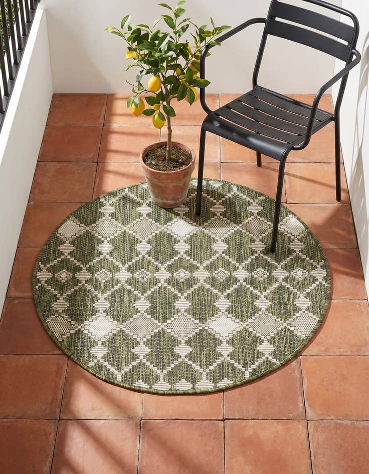 Detail image of 3' x 3' Easy-Clean Trellis Indoor / Outdoor Round Rug