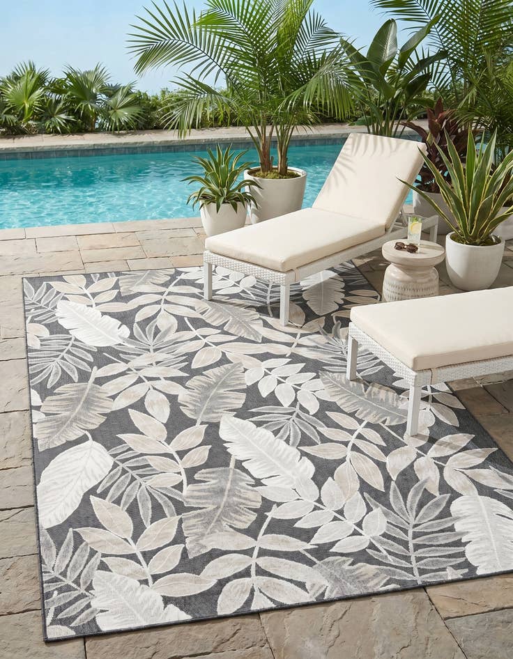 Detail image of 6' 4 x 9' Easy-Clean Botanical Indoor / Outdoor Rug