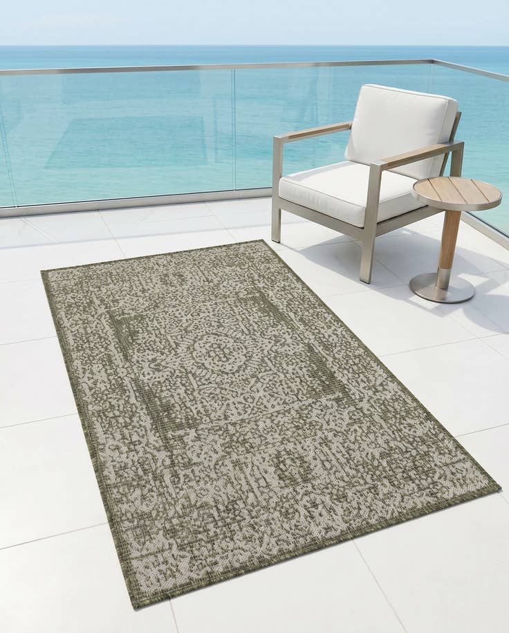 Detail image of 3' x 5' 3 Easy-Clean Traditional Indoor / Outdoor Rug