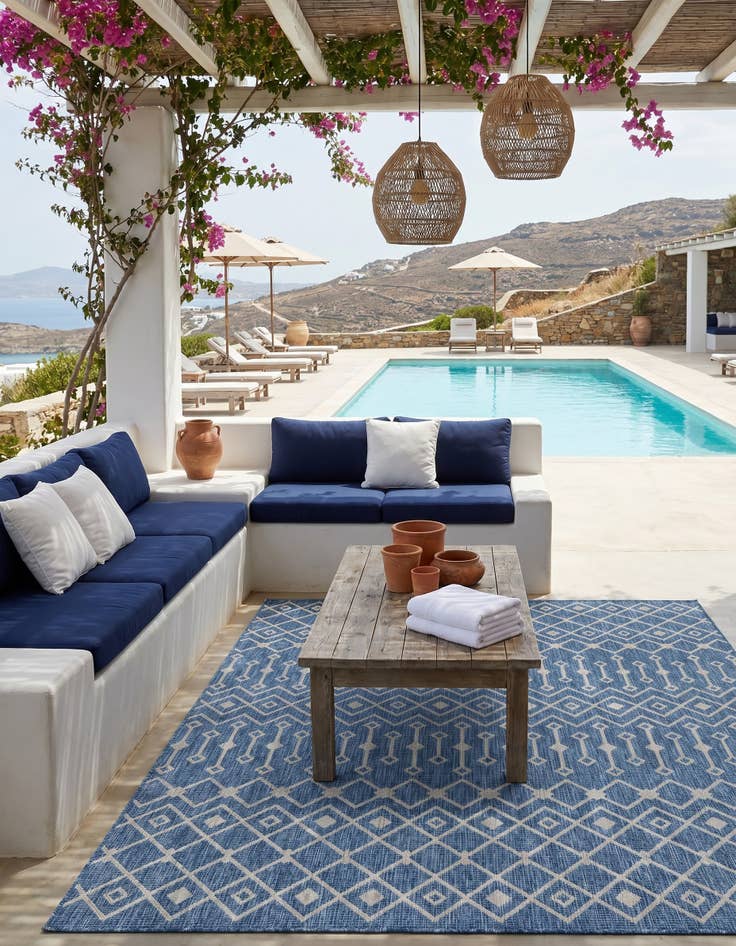 Detail image of 7' 10 x 10' Easy-Clean Lattice Indoor / Outdoor Rug