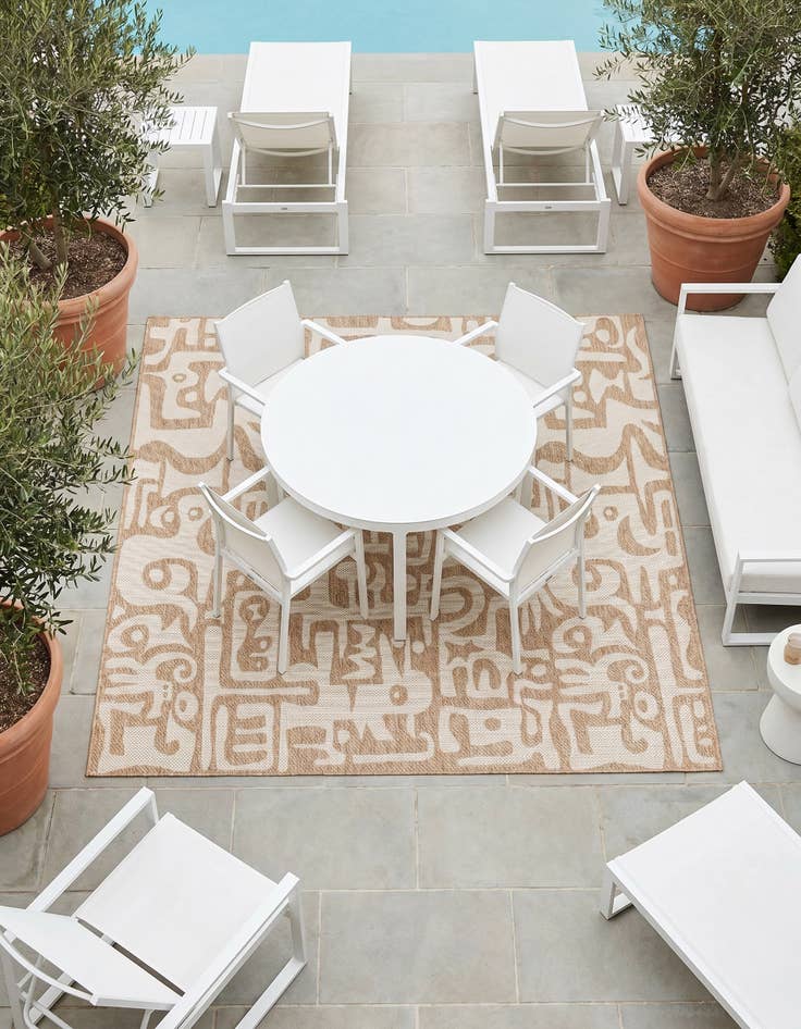 Detail image of 7' 10 x 7' 10 Easy-Clean Modern Indoor / Outdoor Square Rug