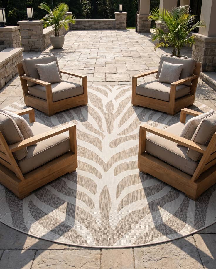 Detail image of 10' x 10' Easy-Clean Safari Indoor / Outdoor Round Rug