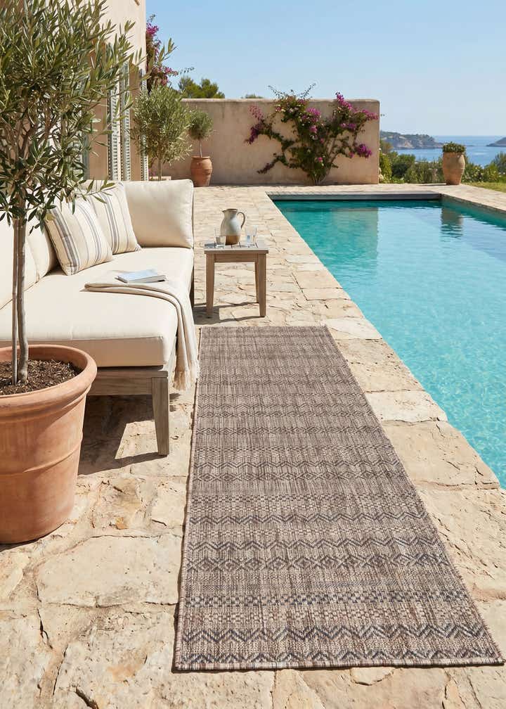 2' x 8' Easy-Clean Striped Indoor / Outdoor Runner Rug